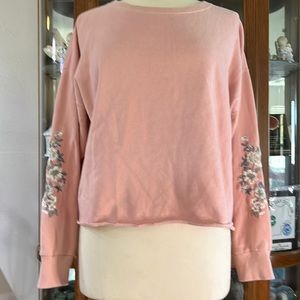 ABERCROMBIE AND FITCH CROPPED SWEATSHIRT!